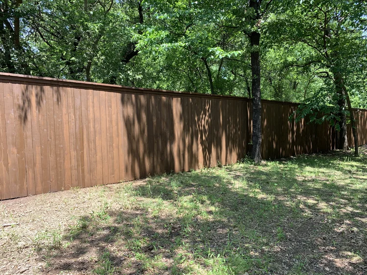 Fence contractor wood fencing