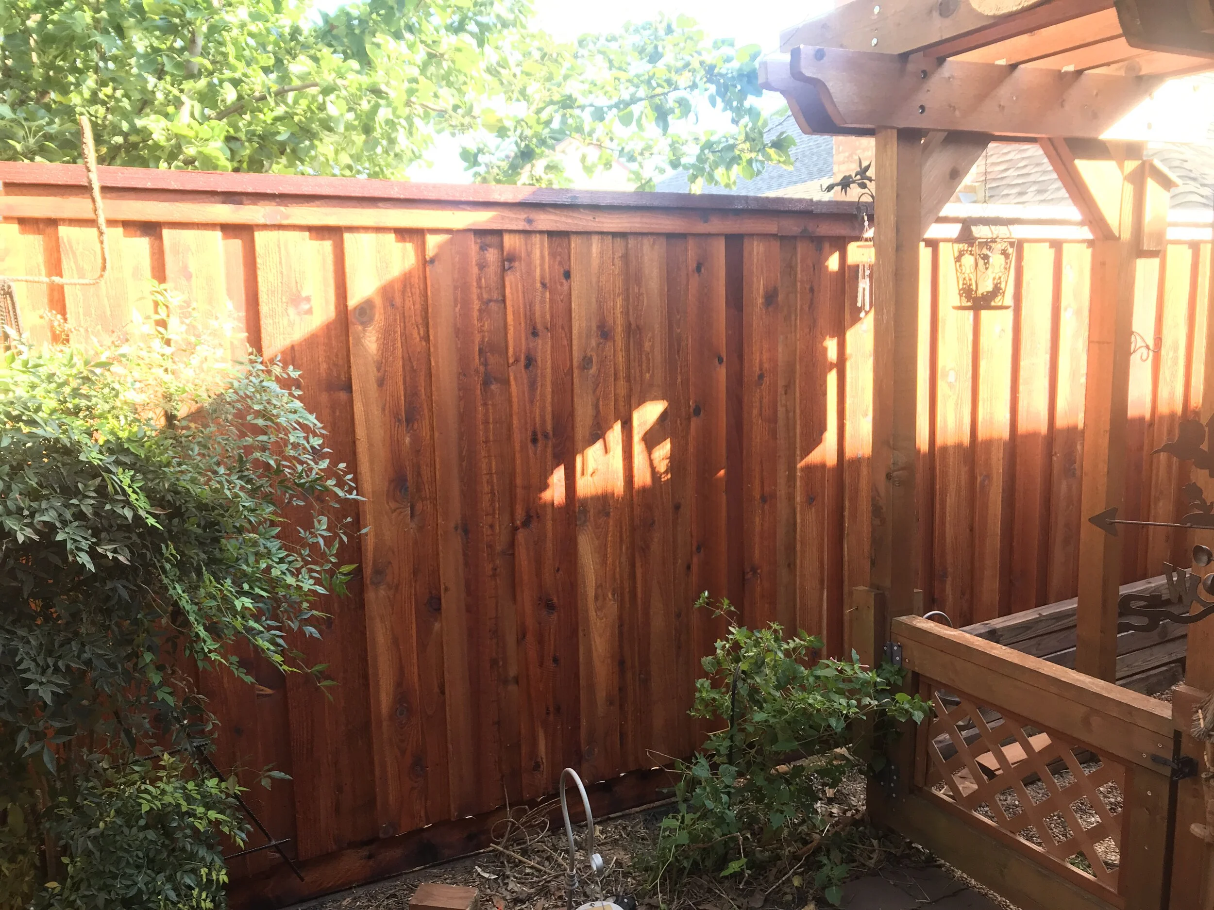 Fence replacement contractor