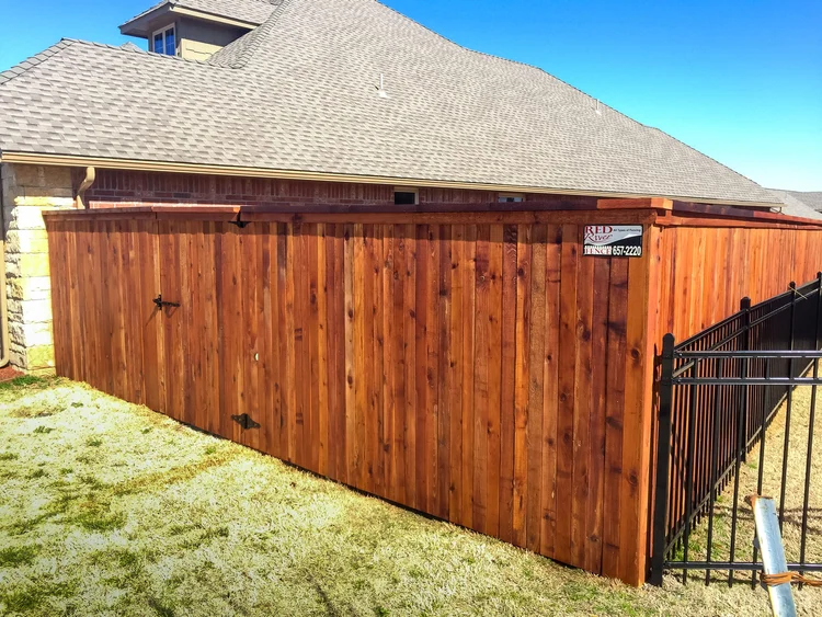 Fence replacement contractor cedar